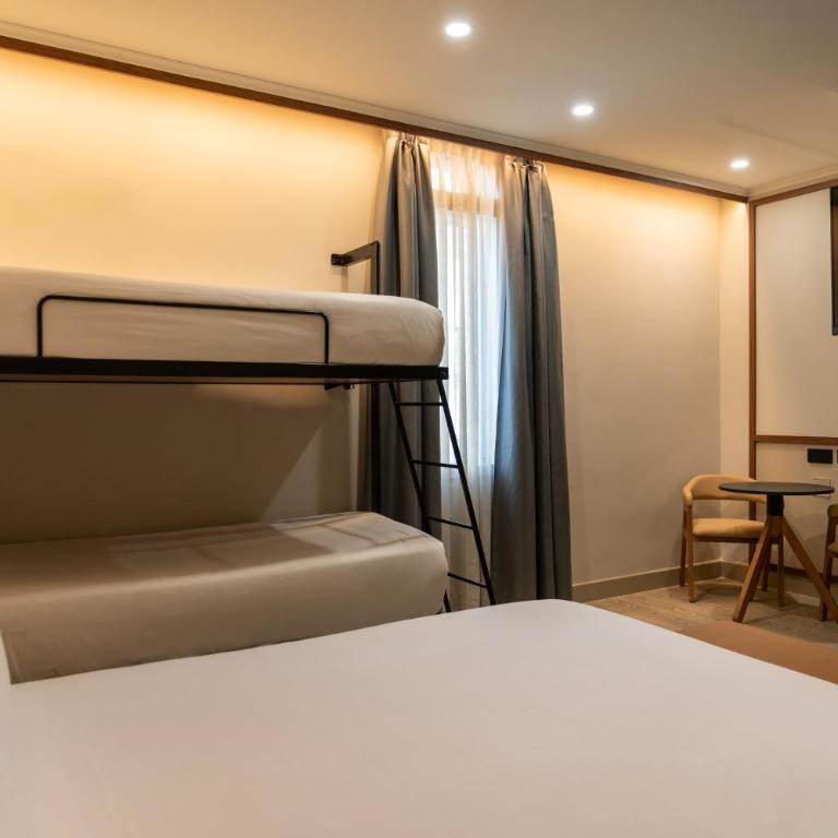 Petit Palace Alcalá - Quadruple Room (4 Adults) - 4