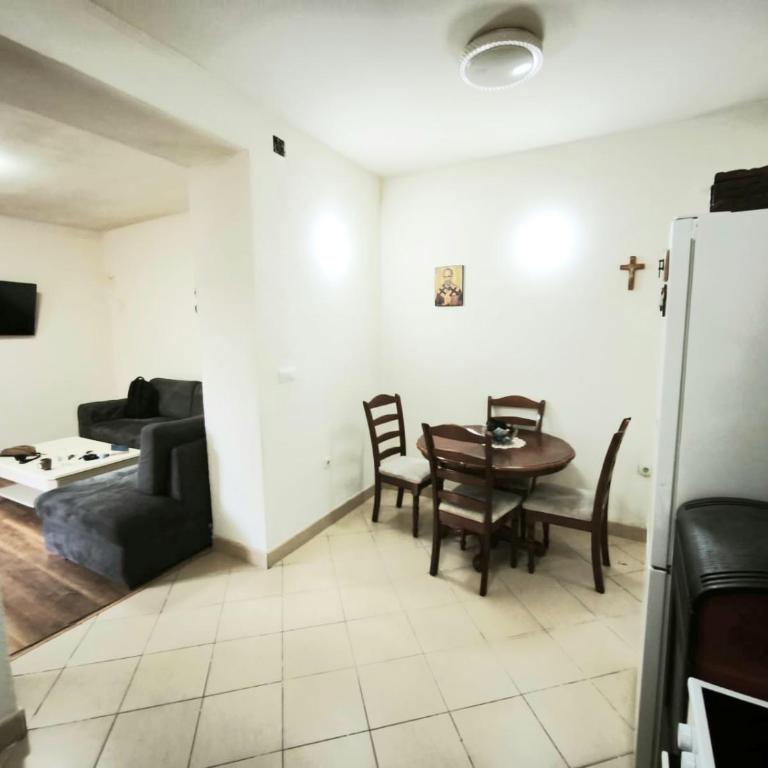Spacious City Center Apartment for 6 - Steps from Hilton & Republic Square - Apartman sa 2 Spavaće Sobe - 5