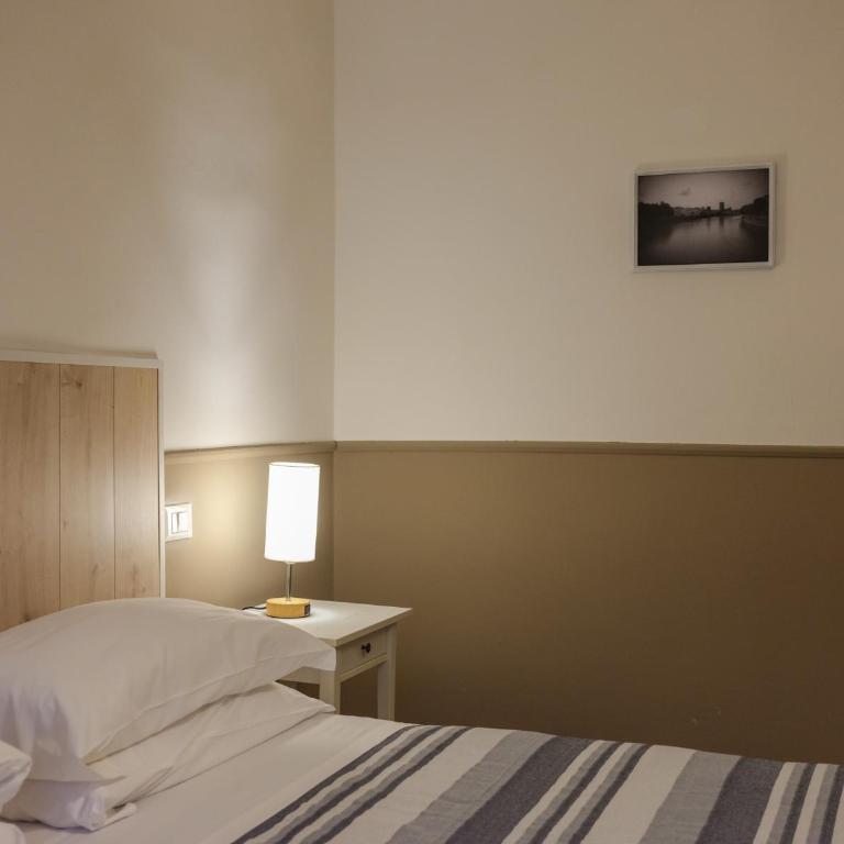 Dimora Giardino di Giulietta - Camera Familiare con Bagno in Comune - 1