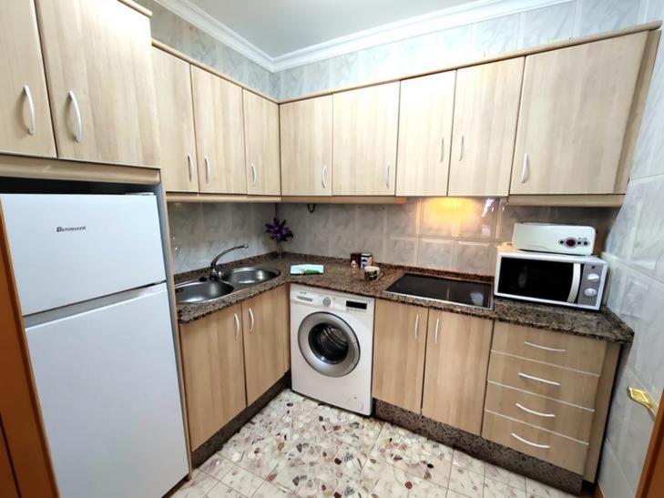 Apartamentos Azorín - Two-Bedroom Apartment with Balcony - 7