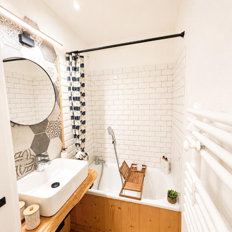 Cocon cosy avec jardin, vue lac & montagne - Two-Bedroom Apartment - 14