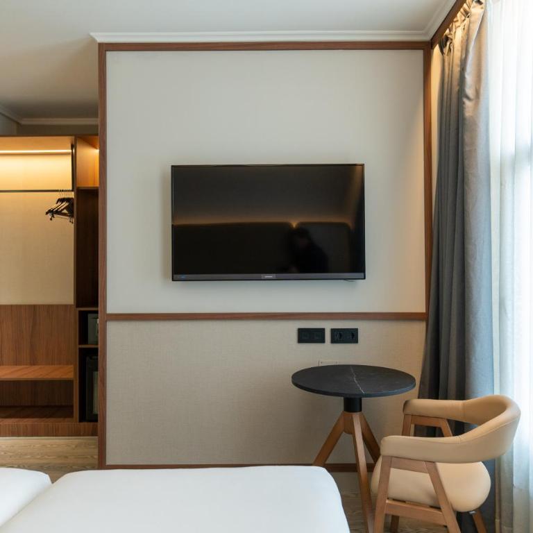 Petit Palace Alcalá - Double or Twin Room (1-2 Adults) - 8