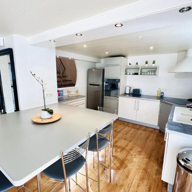 House in the quiet city center ! - Maison de Vacances - 25