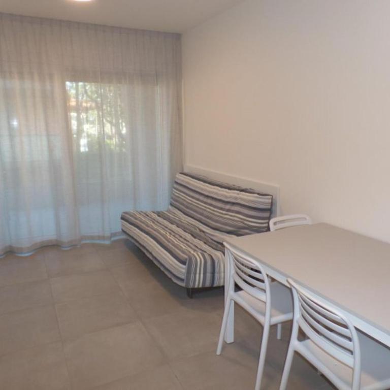 Resort style stay with whirpool - Apartment - 4