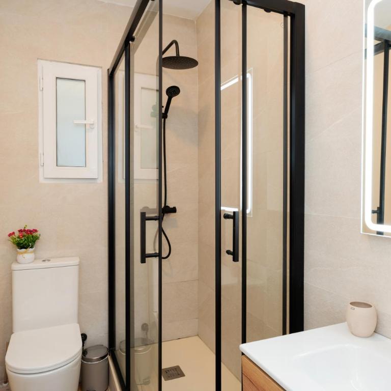 Business & Rest - Fira Barcelona - Private rooms in a shared apartment - Air Conditioning - Camera Matrimoniale - 8