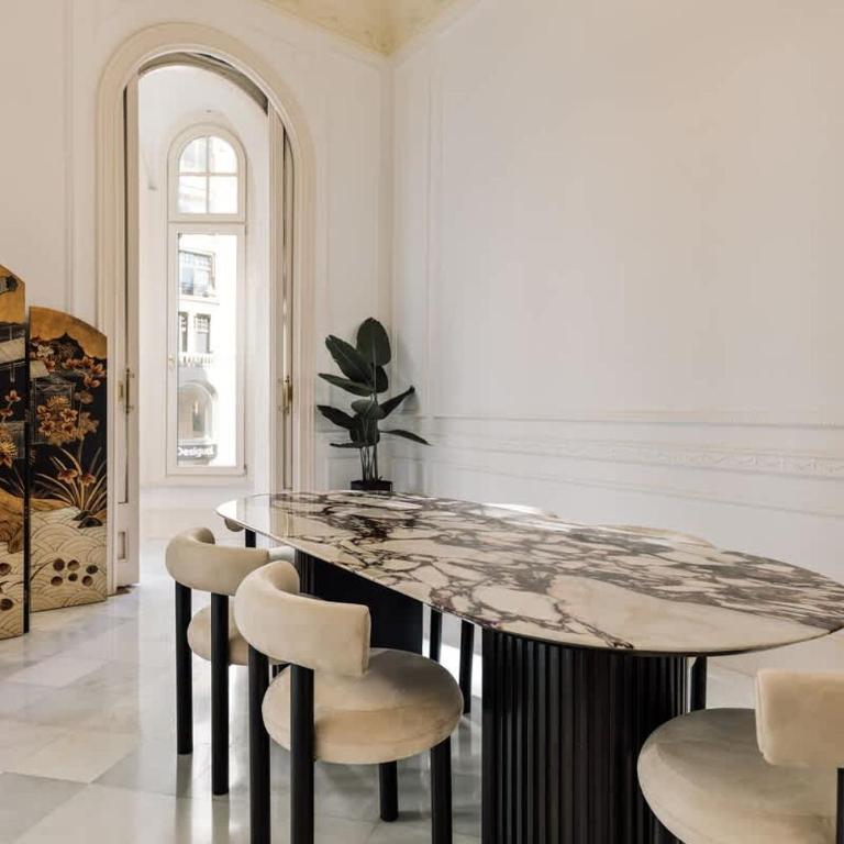 Magnificant Rambla Plaza View - Monthly Rental - Apartment - 45