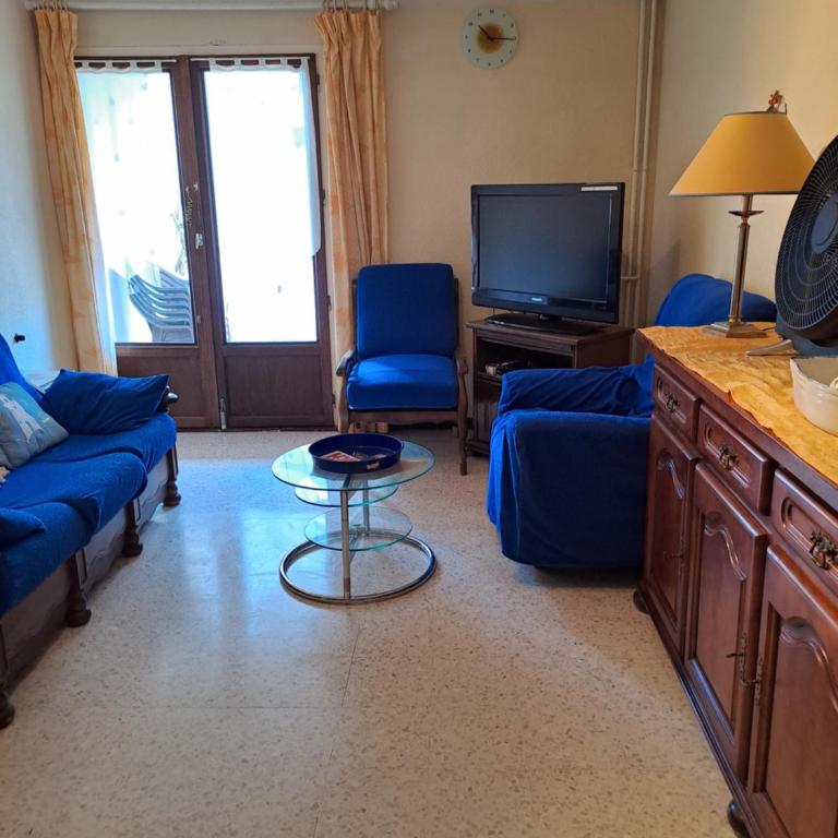F3 calme à ST RAPHAEL - Two-Bedroom Apartment - 1