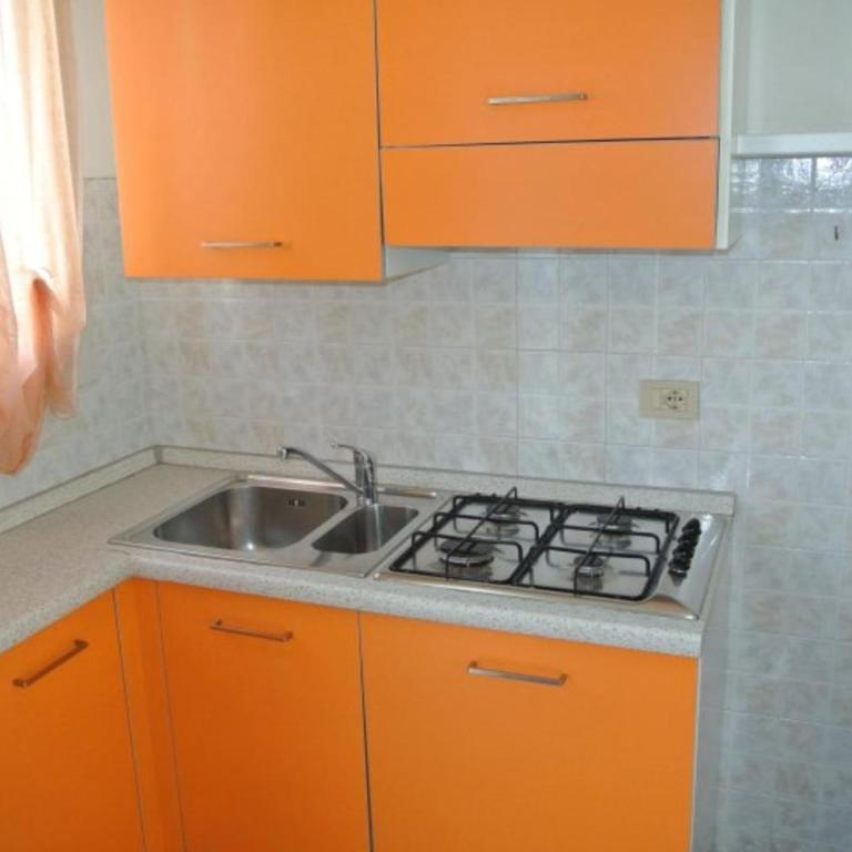 Lovely house with fenced garden and parking - Villa - 3