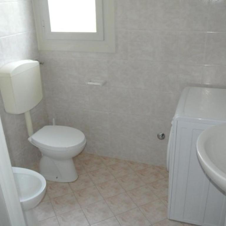 Lovely house with fenced garden and parking - Villa - 6