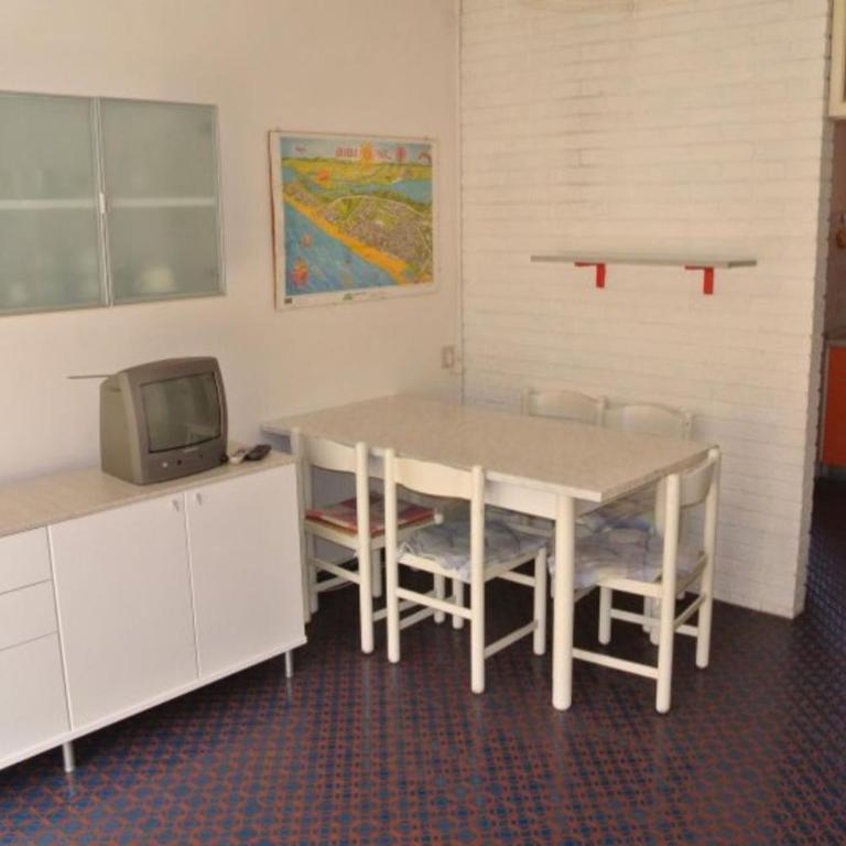 Lovely house with fenced garden and parking - Villa - 7