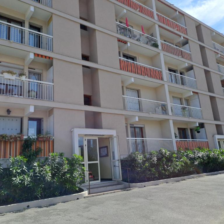 F3 calme à ST RAPHAEL - Two-Bedroom Apartment - 11
