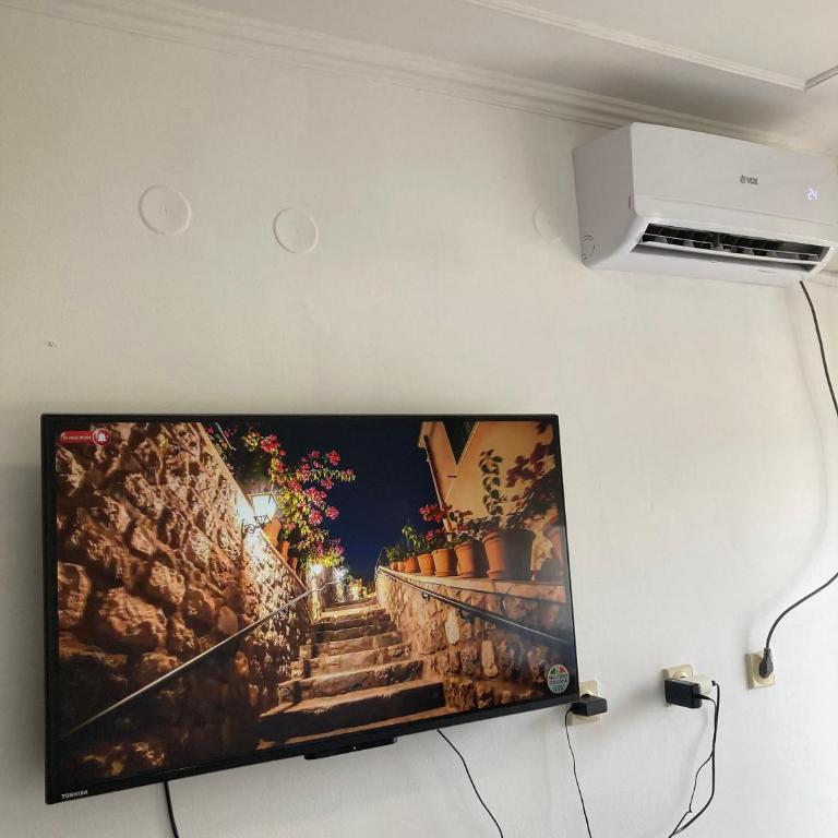 Small flat in the city heart - One-Bedroom Apartment - 8