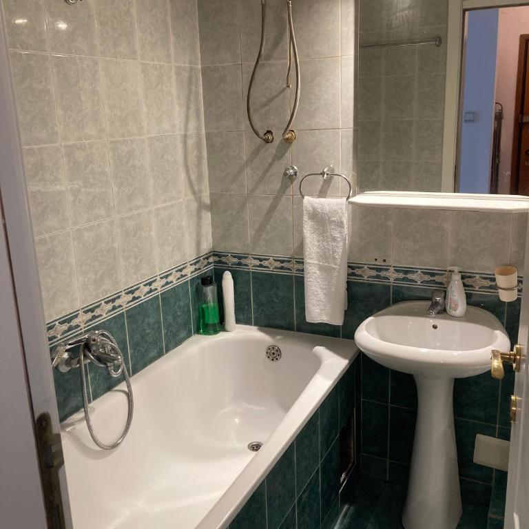 Small flat in the city heart - One-Bedroom Apartment - 11