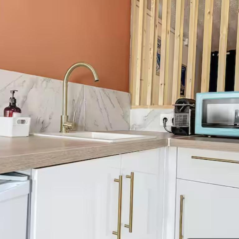 Appart charmant jusqu'à 4 personnes vue cathédrale - Apartment - 3
