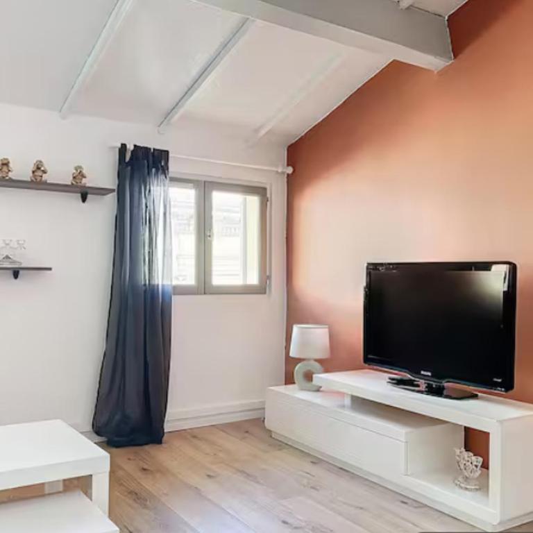 Appart charmant jusqu'à 4 personnes vue cathédrale - Apartment - 1