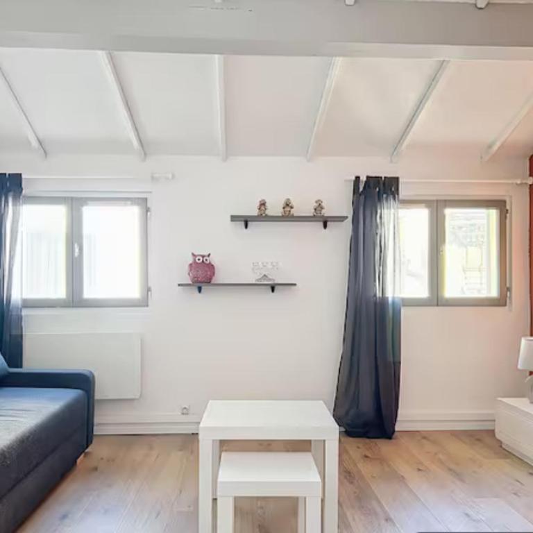 Appart charmant jusqu'à 4 personnes vue cathédrale - Apartment - 7