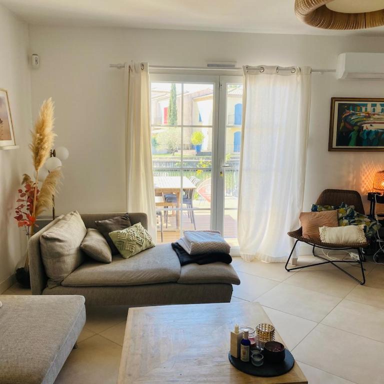 Marina with pool - Three-Bedroom Home - 9
