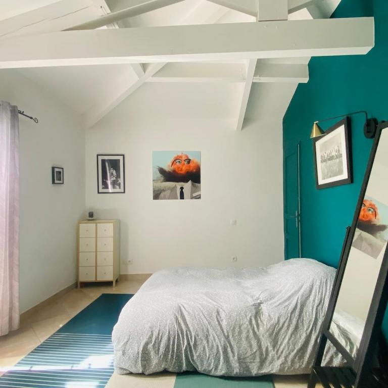 Marina with pool - Three-Bedroom Home - 22