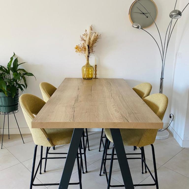 Marina with pool - Three-Bedroom Home - 14