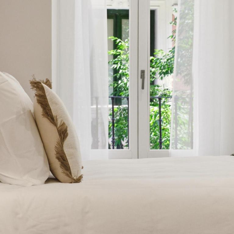 Casa Cortes en Madrid - Two-Bedroom Apartment - 4