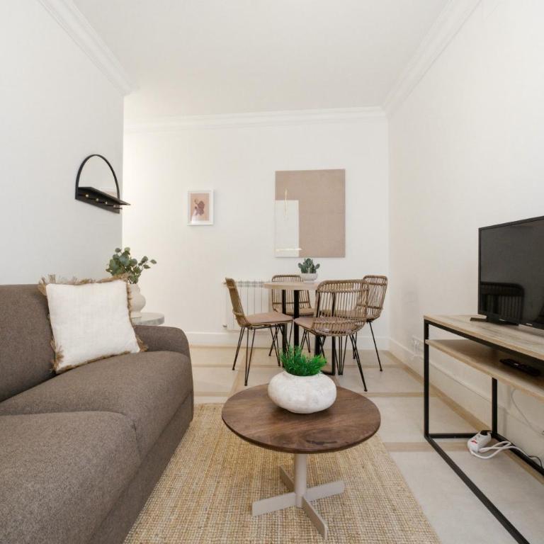 Casa Cortes en Madrid - One-Bedroom Apartment - 2