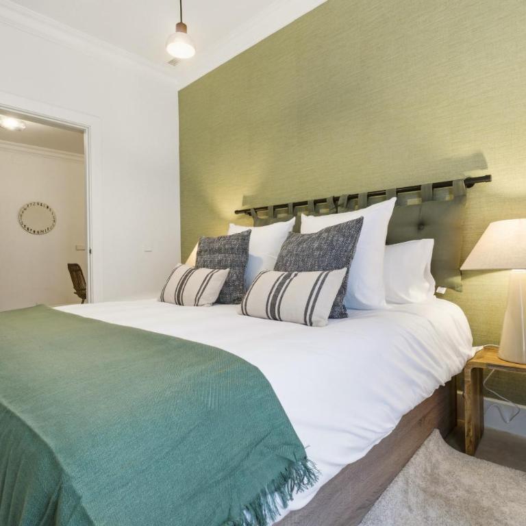 Casa Cortes en Madrid - Three-Bedroom Standard Apartment - 6