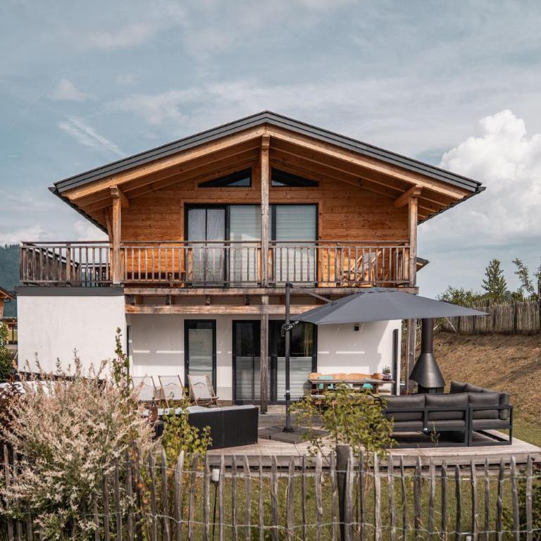 Chalet Charivari Inzell mit Whirlpool, Sauna & Garten - Chalet mit 3 Schlafzimmern - 1
