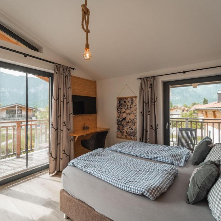 Chalet Charivari Inzell mit Whirlpool, Sauna & Garten - Chalet mit 3 Schlafzimmern - 3