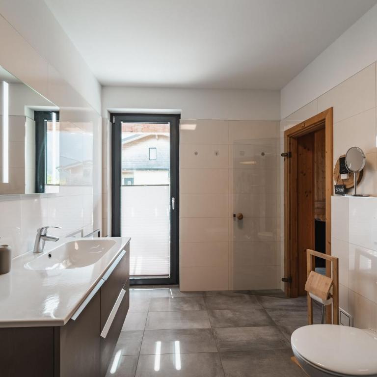 Chalet Charivari Inzell mit Whirlpool, Sauna & Garten - Chalet mit 3 Schlafzimmern - 7