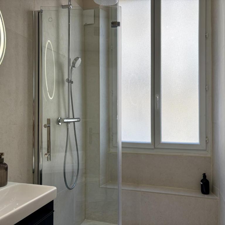 Entre Raimu et Panisse, Charme provençal à Toulon - One-Bedroom Apartment - 20