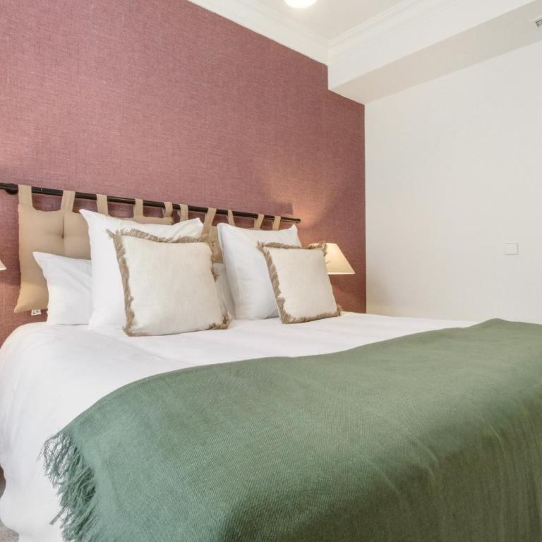 Casa Cortes en Madrid - Three-Bedroom Apartment - 16