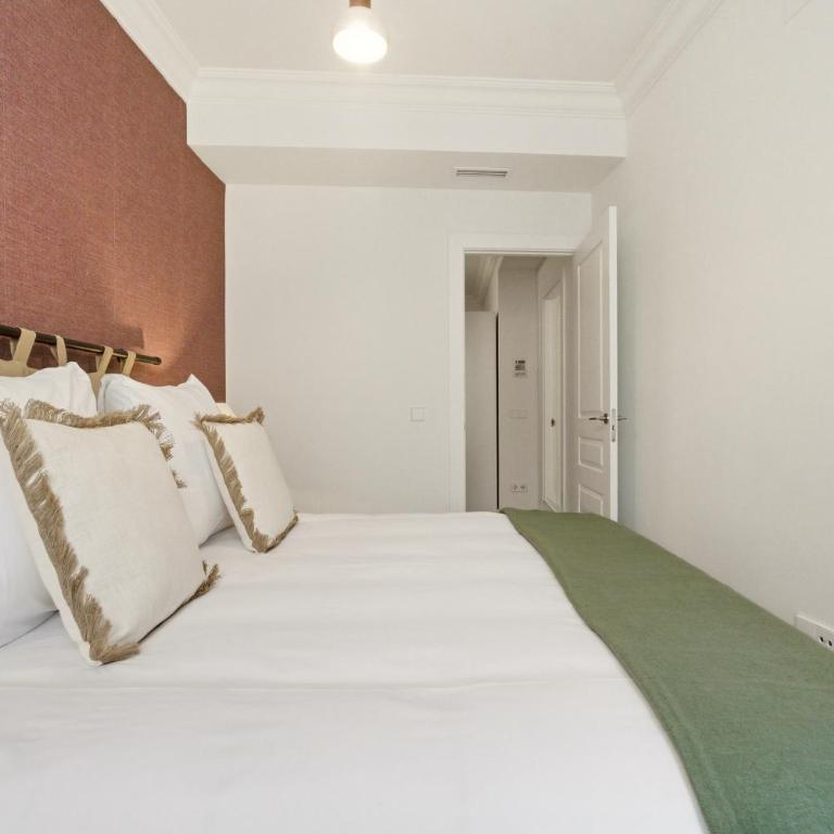 Casa Cortes en Madrid - Three-Bedroom Apartment - 17