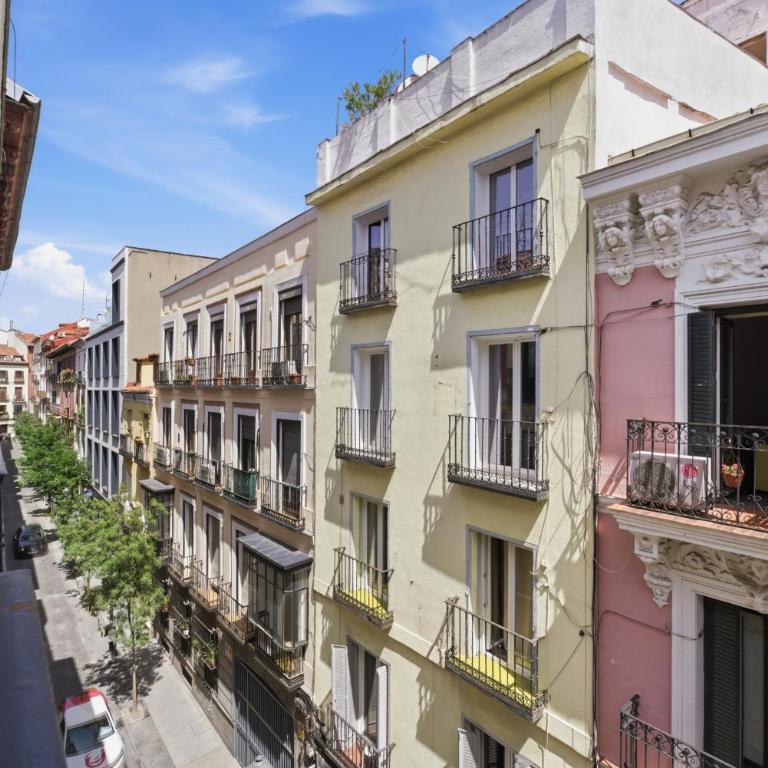 Casa Cortes en Madrid - Three-Bedroom Apartment - 19