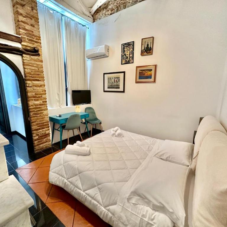 C&O Savoia Deluxe Rooms - Ampia Camera Matrimoniale - 3