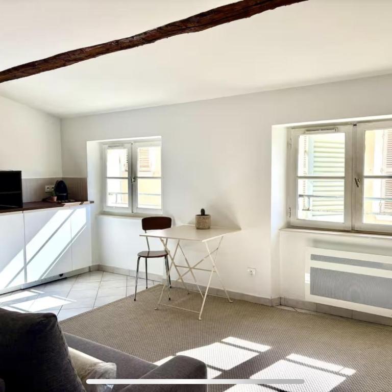 Appartement spacieux et charmant pour 4 personnes - One-Bedroom Apartment - 1