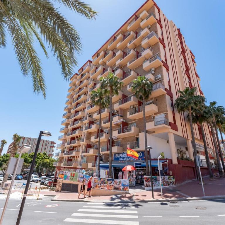Sunny Studio with Sea Views in Central Benalmádena - Pass the Keys - Apartment - 6