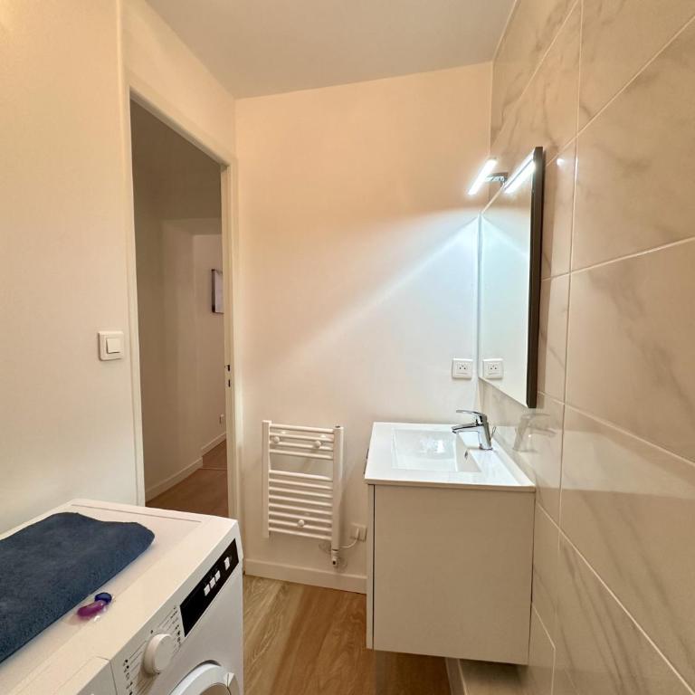 Appart cosy climatisé au cœur de la ville - One-Bedroom Apartment - 14