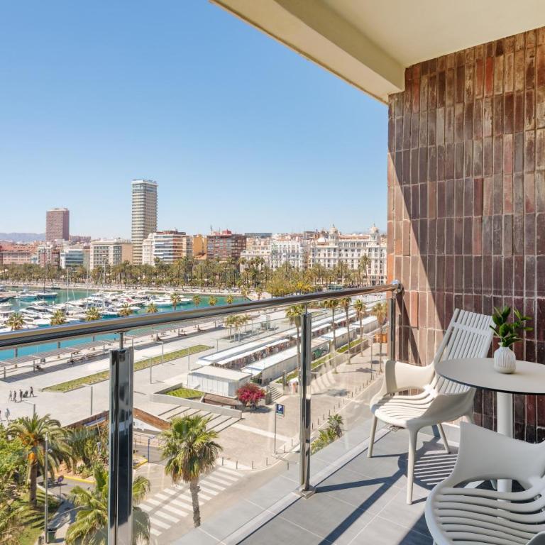 Meliá Alicante - The Level Grand Premium Room Adults Only - 4