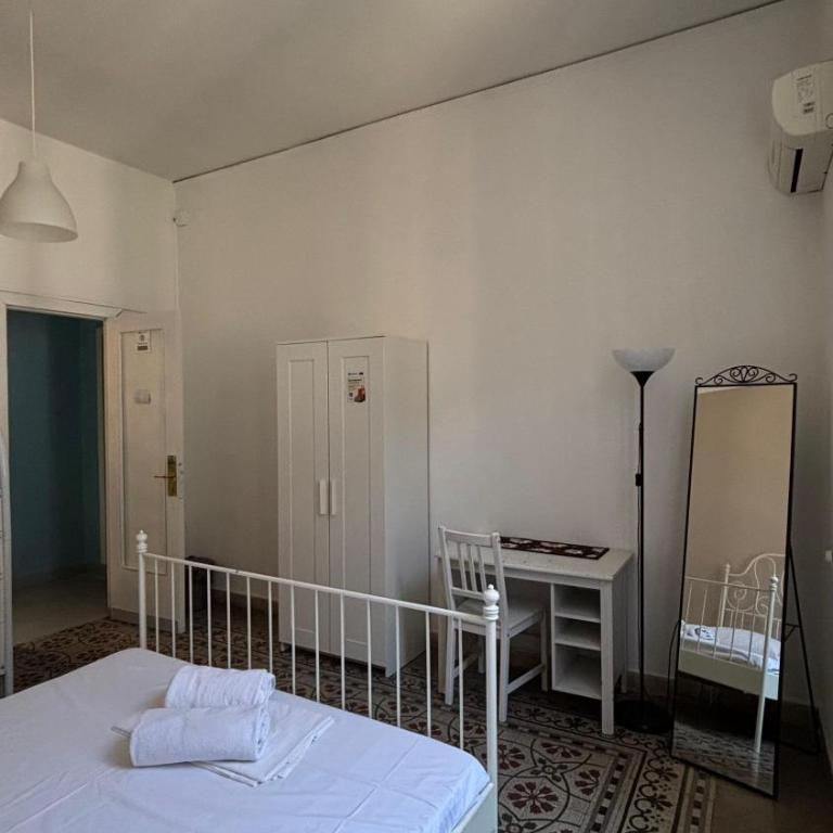 Sunset hostel Palermo - Camera Quadrupla con Bagno in Comune - 7