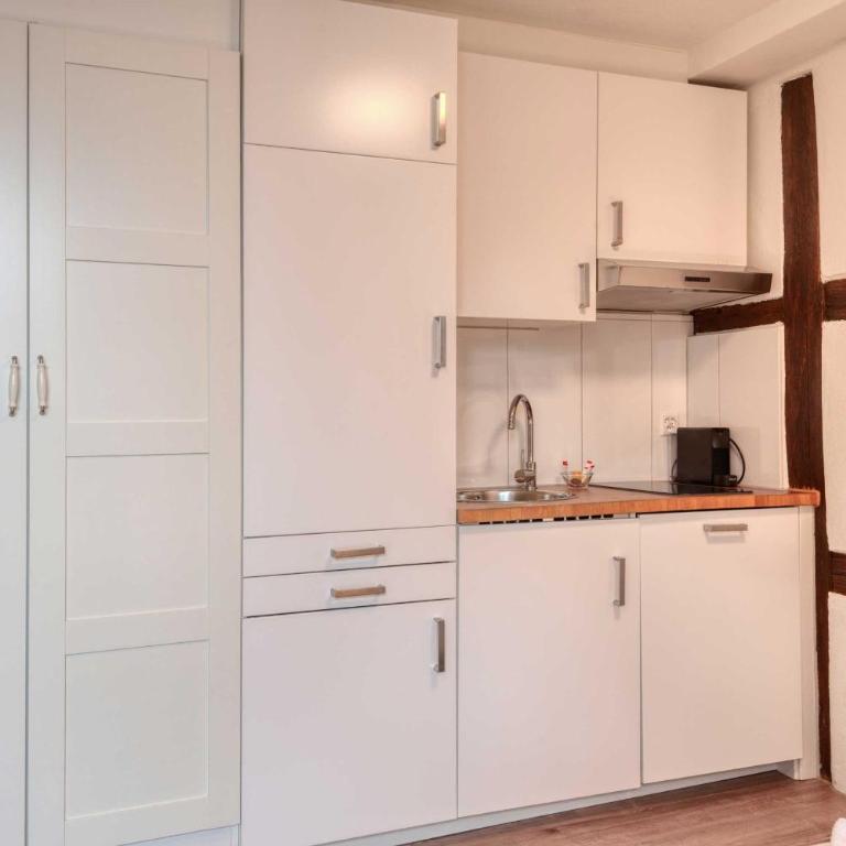 HITrental Chapel Bridge Apartments - Studio B - 8