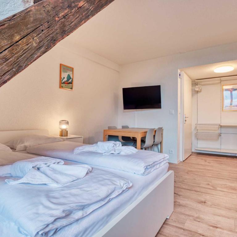 HITrental Chapel Bridge Apartments - Studio B - 11