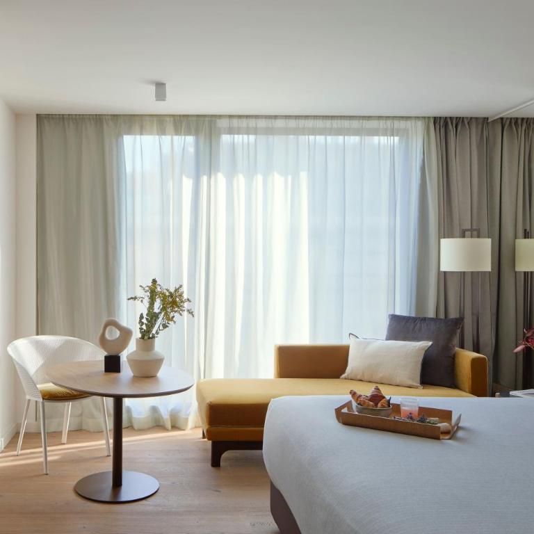 ME by Meliá Barcelona - Standard ME City View - 1