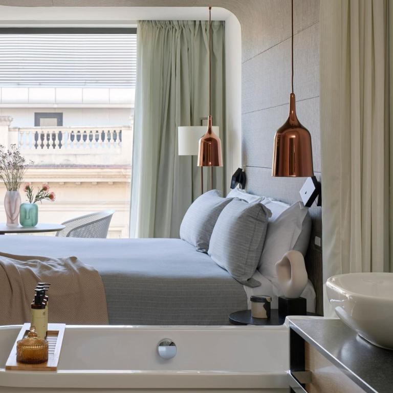 ME by Meliá Barcelona - Superior ME City View - 1