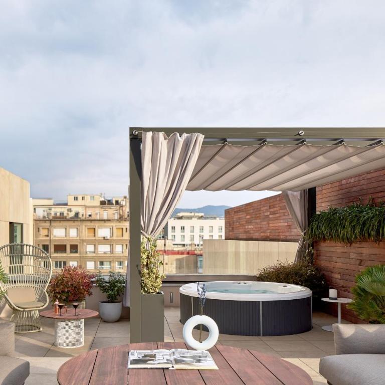 ME by Meliá Barcelona - Studio ME Suite Terrace with Jacuzzi and City View - 5