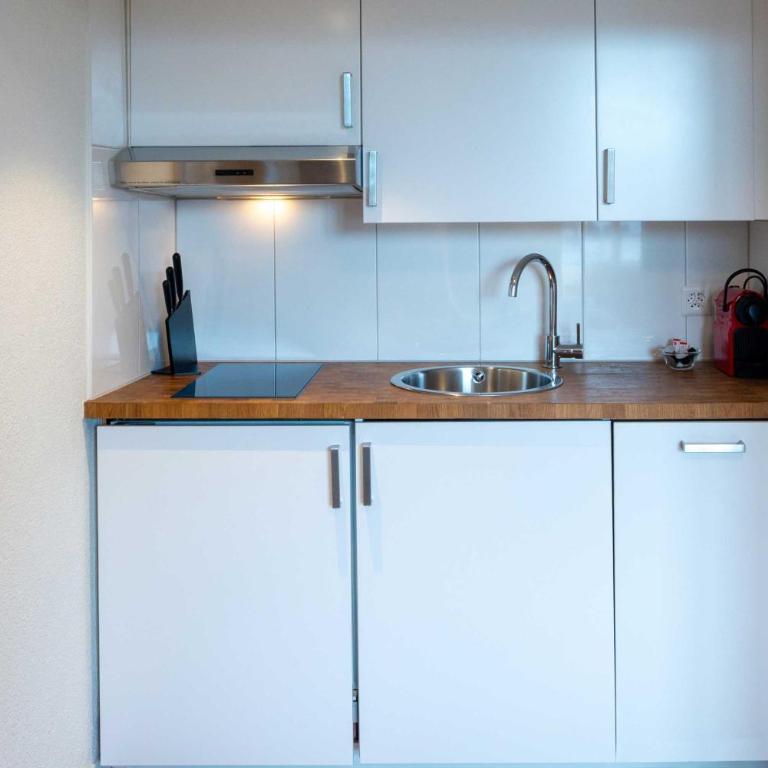 HITrental Chapel Bridge Apartments - Studio A - 9