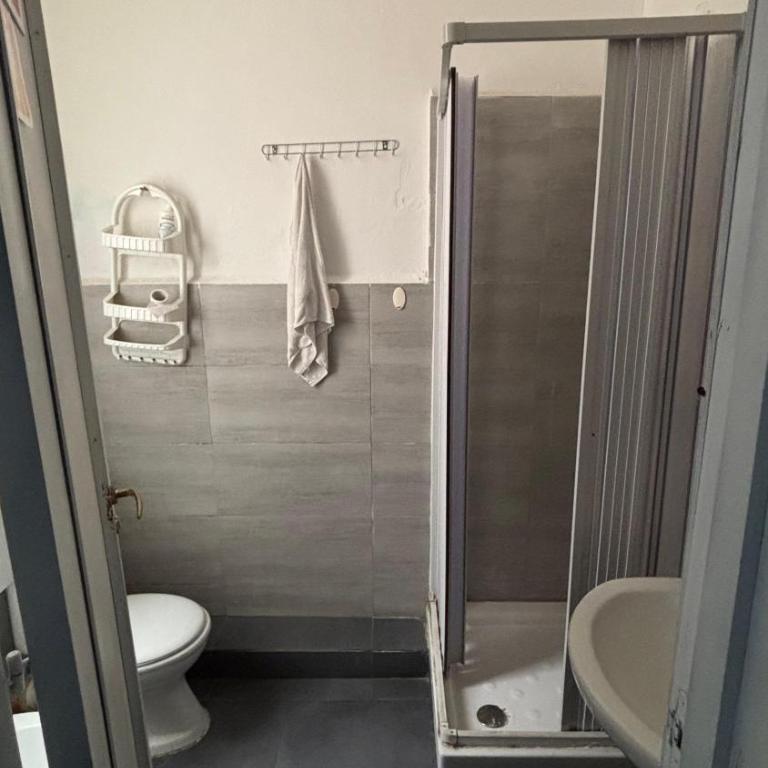Sunset hostel Palermo - Camera Quadrupla con Bagno in Comune - 8