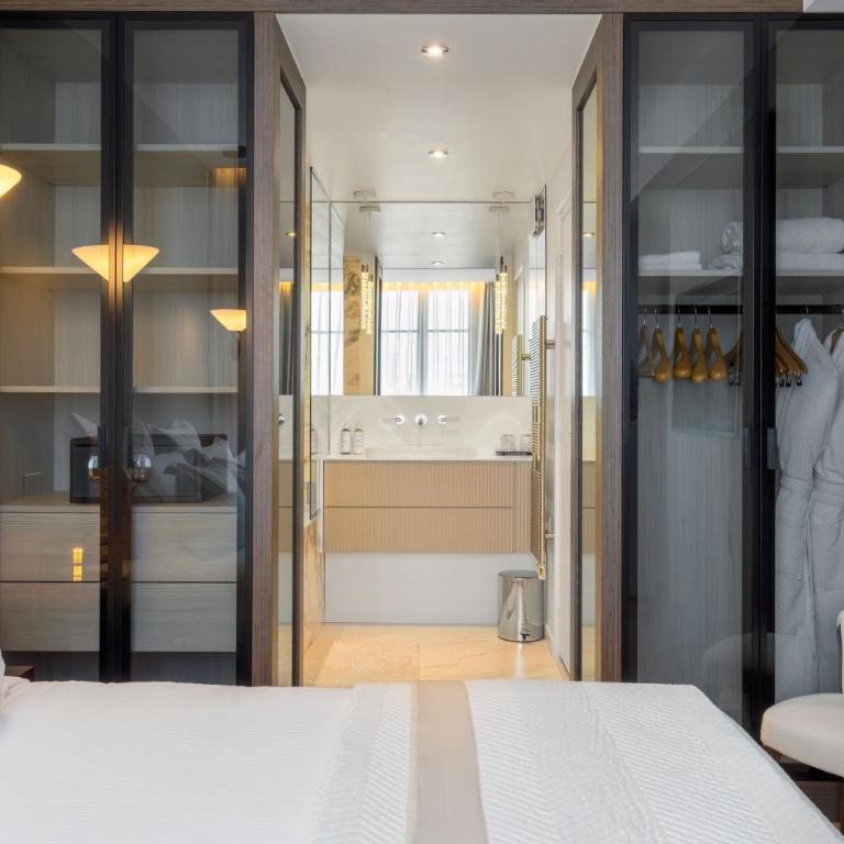 Montmartre Residence - Prestige Apartment with Eiffel Tower View - 9