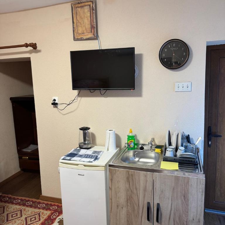 N Studio - One-Bedroom Apartment - 4