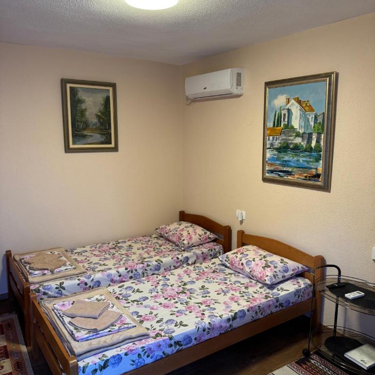 N Studio - One-Bedroom Apartment - 6