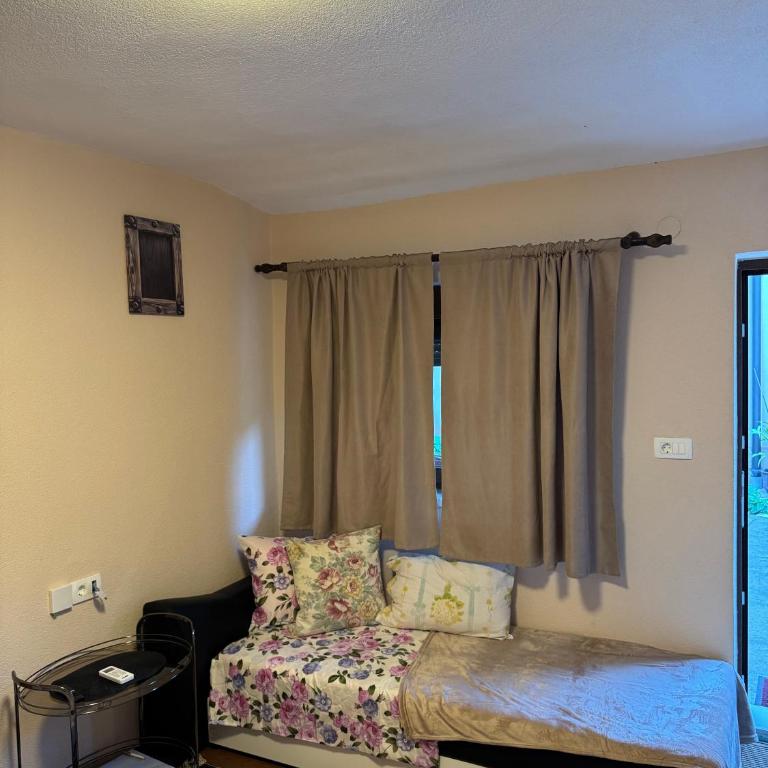 N Studio - One-Bedroom Apartment - 9